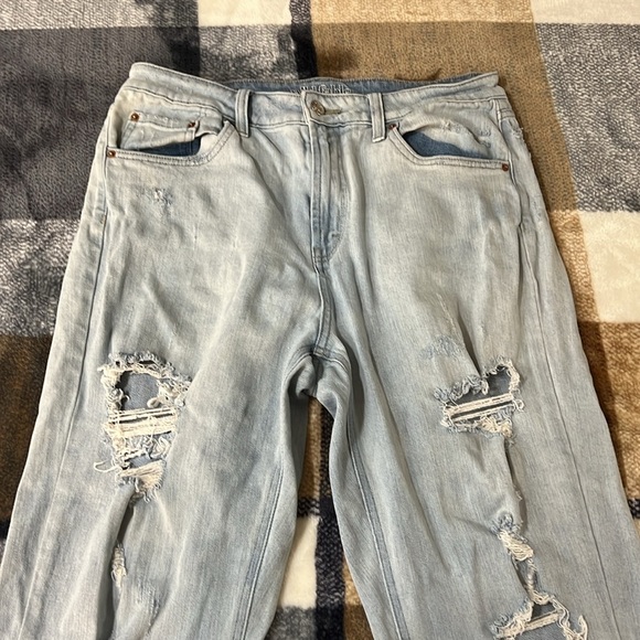 Wild Fable Size 10 Women’s High Rise Mom Jean Light Wash Distressed Denim - Picture 4 of 8